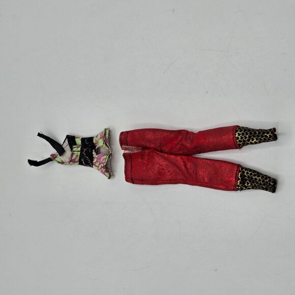 Monster High Doll Jinafire Long Scaremester Red Shiny Pants & Top Outfit - Picture 3 of 4